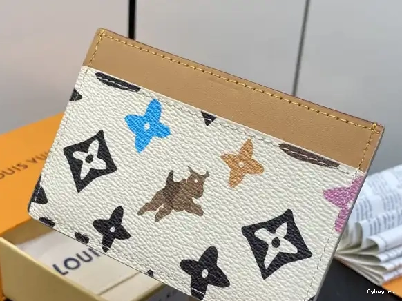 LOUIS VUITTON HOLDER-11*7*0.5cm CARD 0620